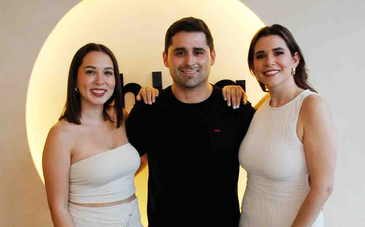 Asistentes estuvieron muy contentos durante la inauguración