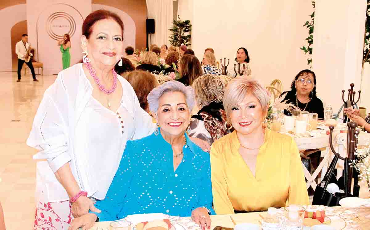 MARÍA GARCÍA, MARÍA GARZA Y LULÚ VÁZQUEZ fueron recibidas con la música de la violinista Melissa Rueda y el saxofonista Aram Castro