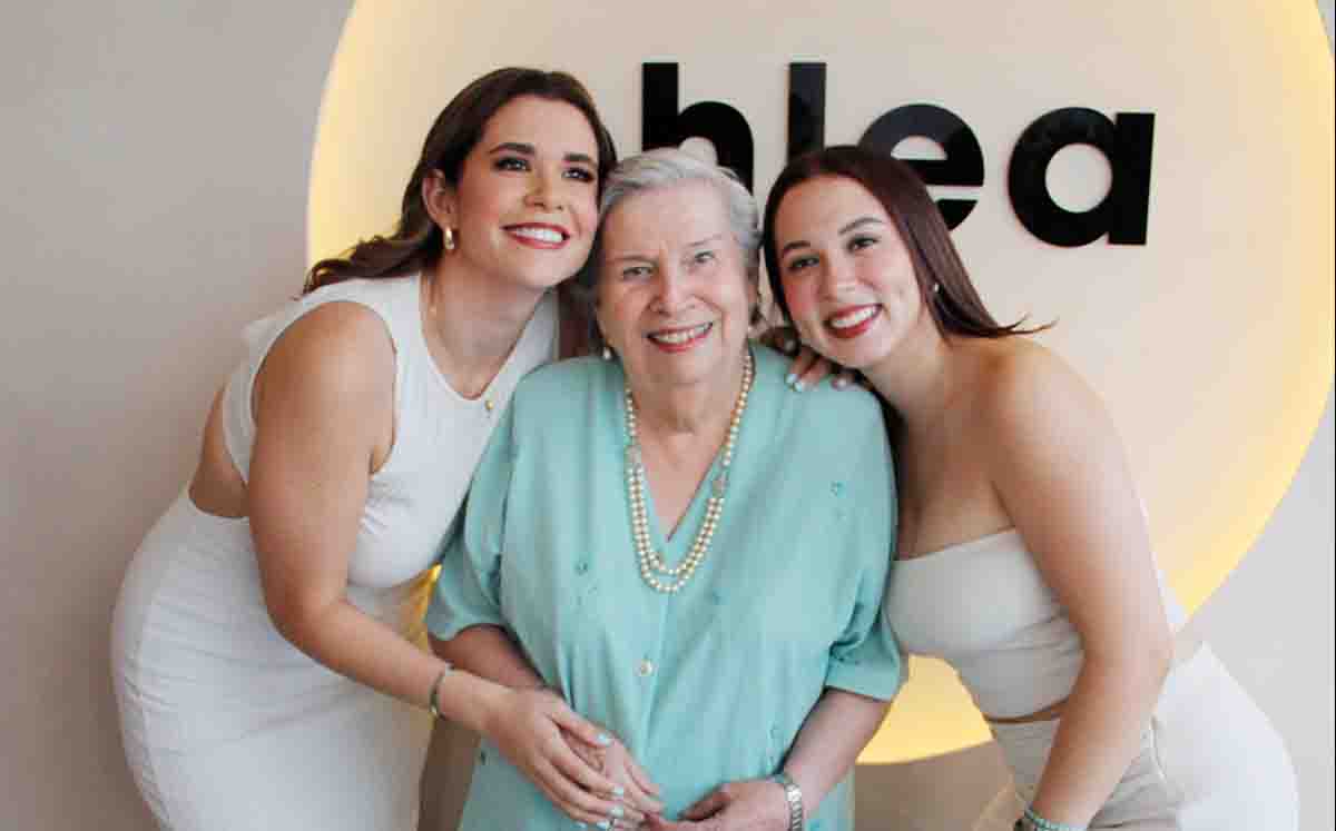 PAOLA MEDINA, MARÍA ISABEL ROSALES, MARIANA MEDINA orgullosas de esta nueva etapa