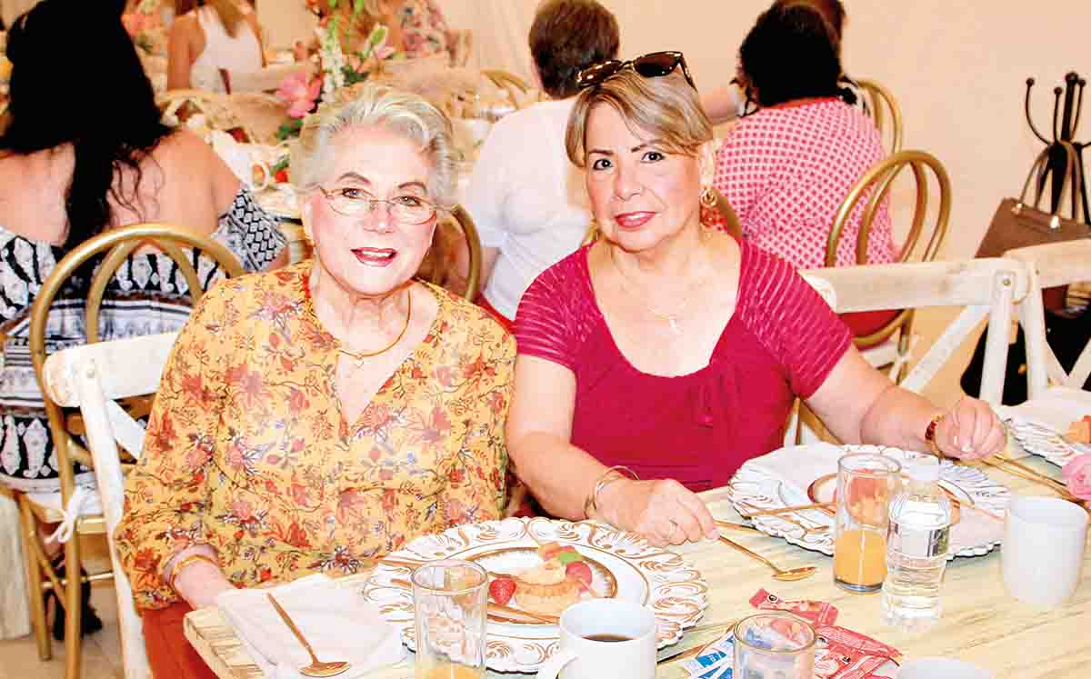 MARGARITA LEGARRETA Y EVA ARRIAGA nos regalaron sus mejores sonrisas en la pasarela de Punto Roma en Liverpool