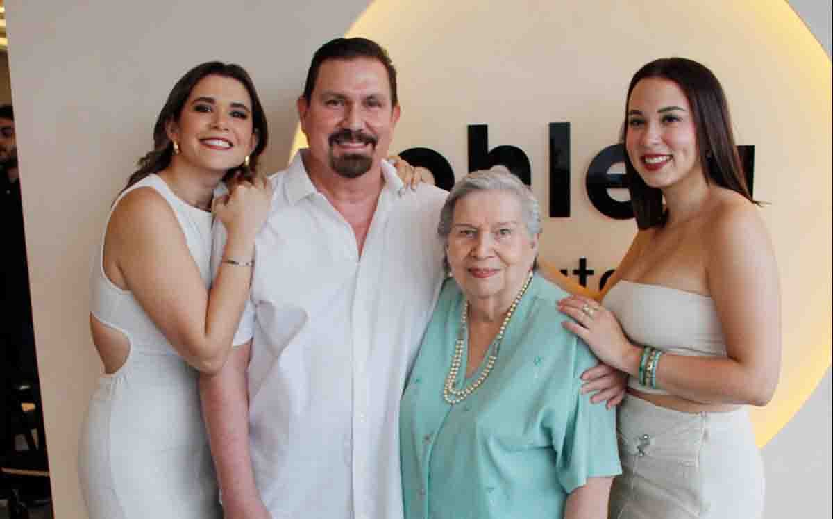 PAOLA MEDINA, ALEJANDRO MEDINA, MARÍA ISABEL ROSALES, MARIANA MEDINA nos regalaron sus mejores sonrisas
