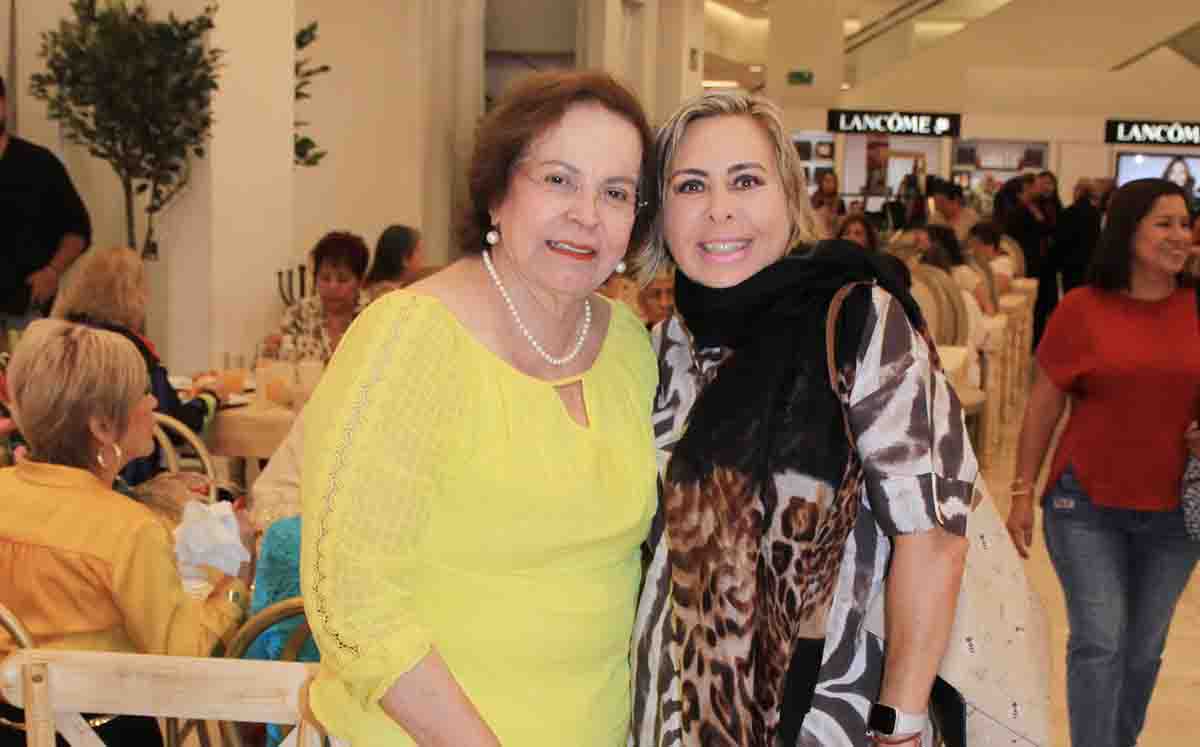 ALICIA AZUARA Y MAGGIE ZAFRA nos regalaron sus mejores sonrisas