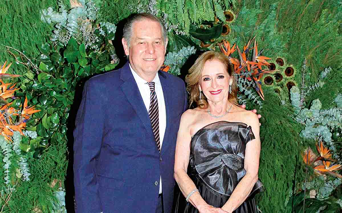 FERMÍN MUELA Y GLORIA SEPTIÉN orgullosos de celebrar con un baile de gala en la Expo Tampico