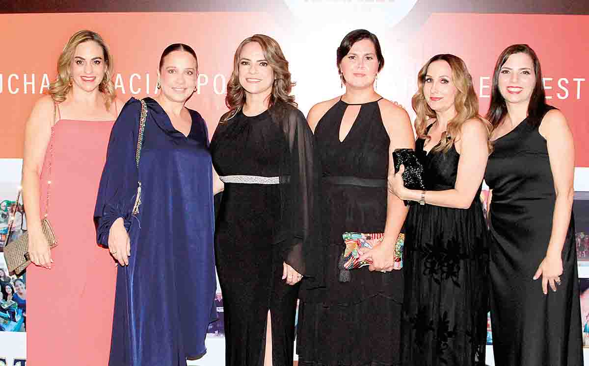 MARISSA GÓMEZ, LORENA GUZMÁN, LOLA GONZÁLEZ, GABY CANTÚ, GABY MARTÍNEZ Y VIVIS ABISAD nos regalaron sus mejores sonrisas