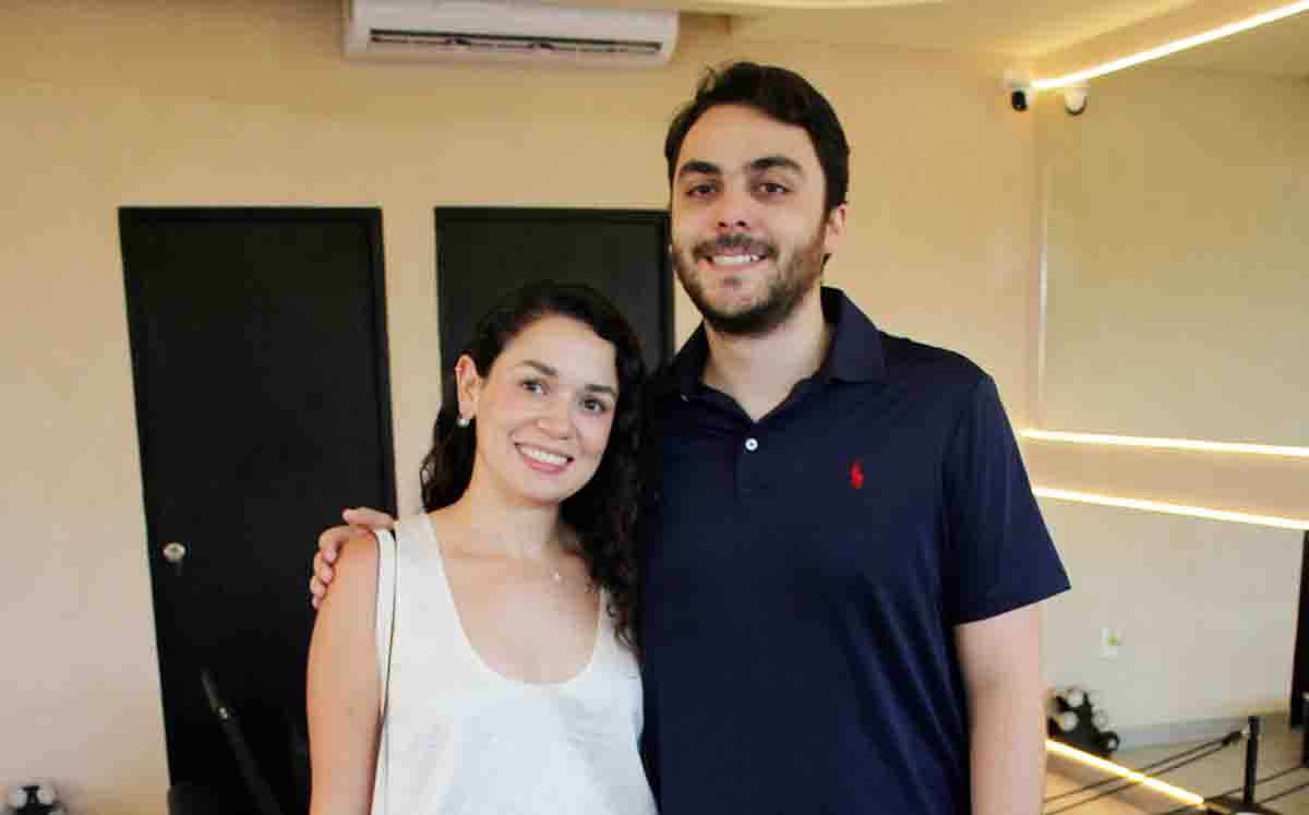 Asistentes de la inauguración disfrutaron de un ambiente festivo y relajado en la inauguración de Ohlea Pilates