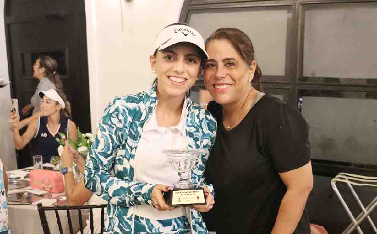 PAOLA RODRÍGUEZ Y DORA AGUIRRE llegaron puntuales al torneo