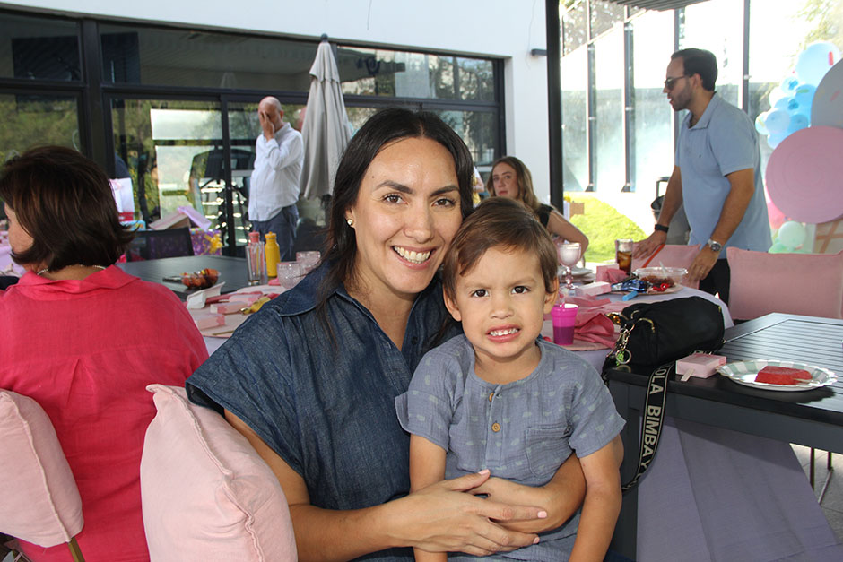 Anne Voss y Daniel Espino.