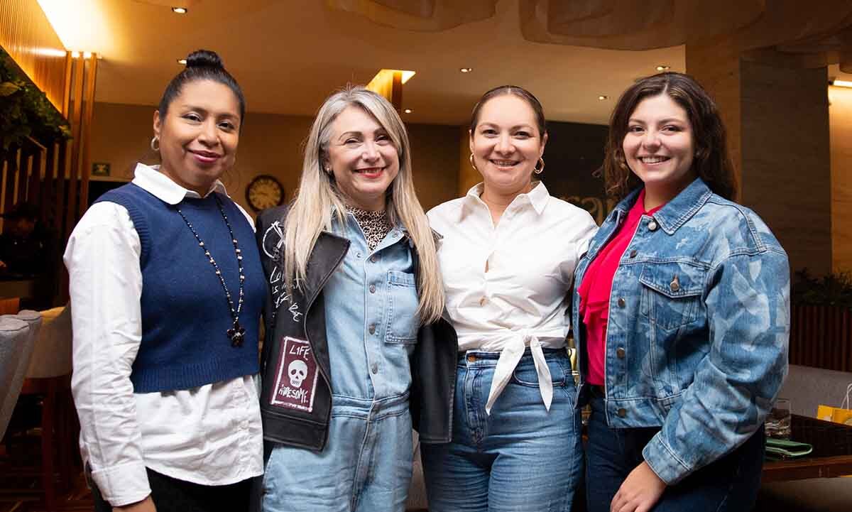 Brenda Gómez, Gris  Morgel, Claudia Reyes e Irma Villa