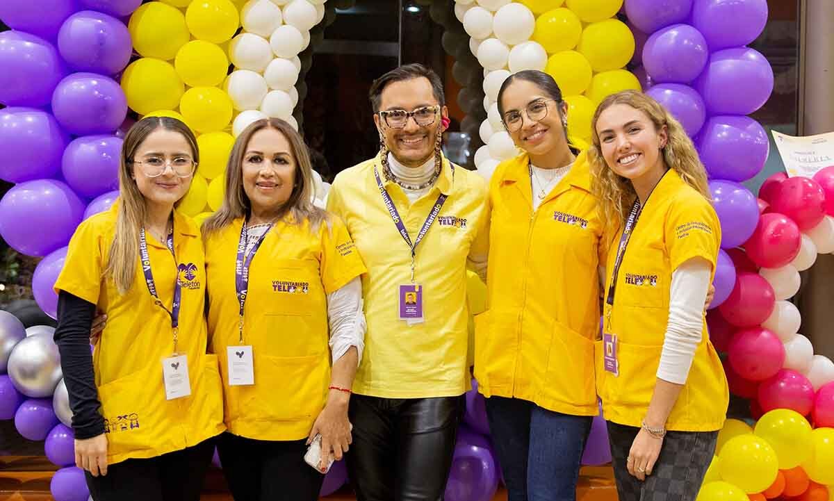 Simely Vega, Verónica Huidobro, Héctor Reyes, Regina De la Torre y Sofía Reigedas