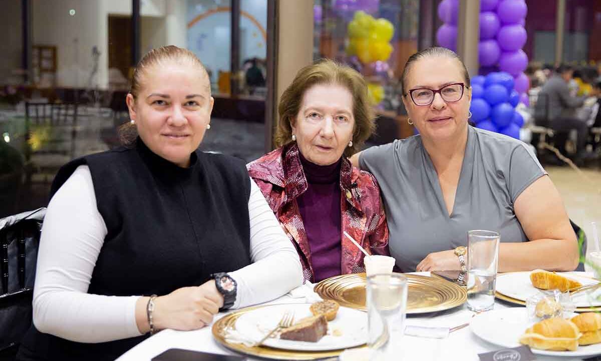 Mariana Corrau, Mariana Galeazzi y Adriana Corrau