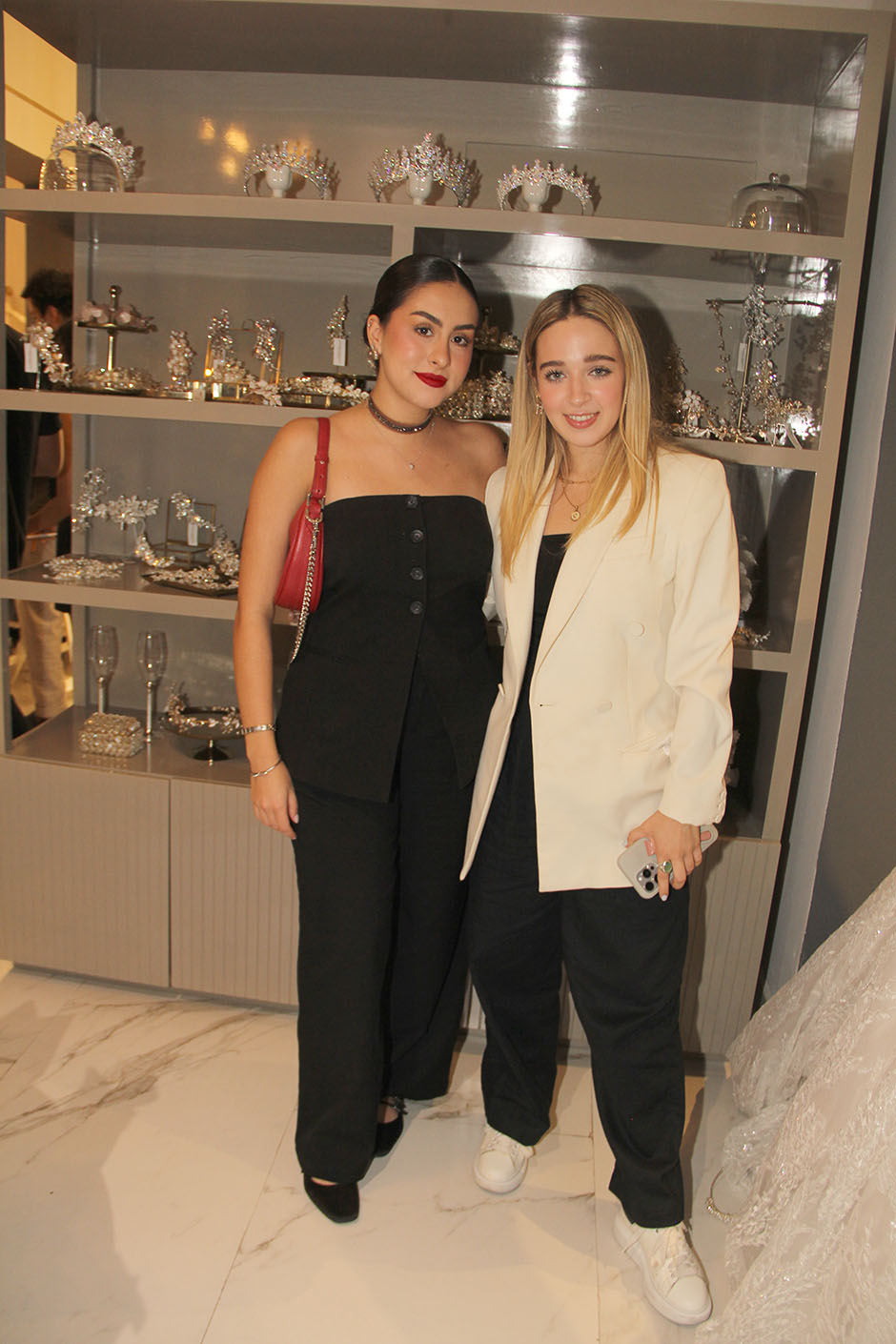 Carolina Robles y Cecilia Iriarte (2)