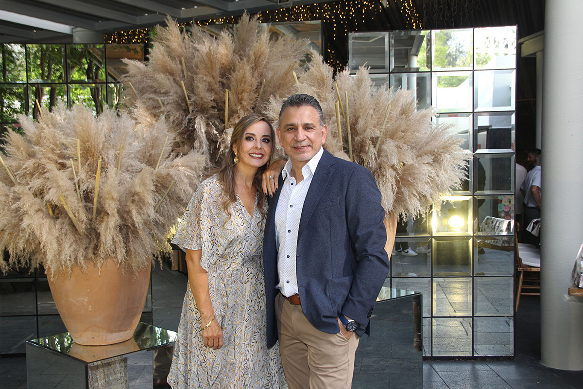 01 Érika Bracamontes y Salvador Villanueva