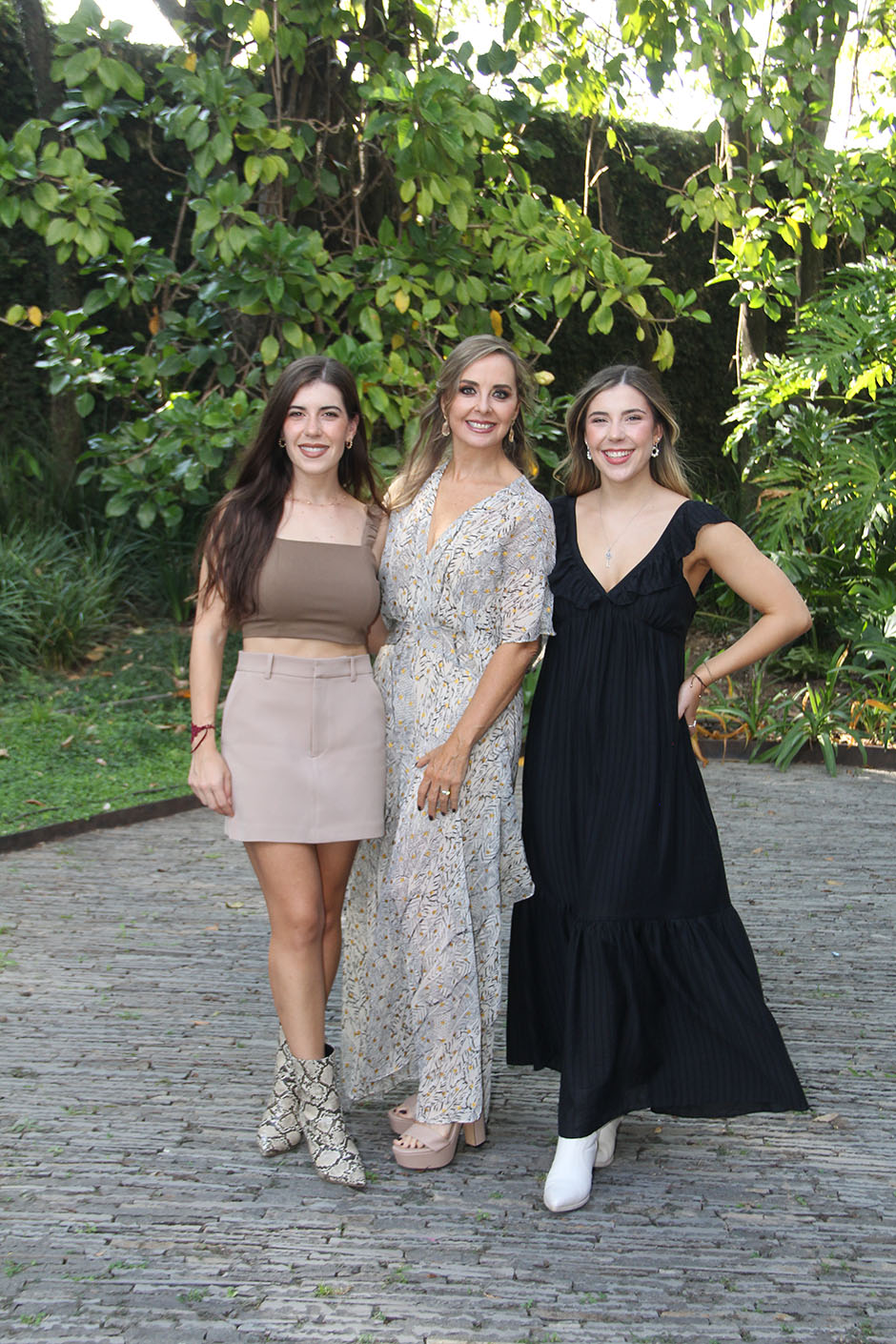 Marìa Fernanda Maigre Bracamontes, Erika Bracamontes y Paola Maigre Bracamontes (2)