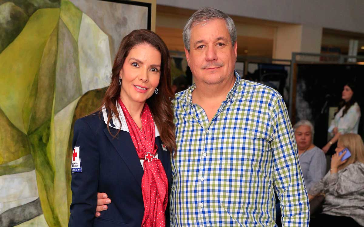 Mónica Martínez de De la Garza y Pedro De la Garza