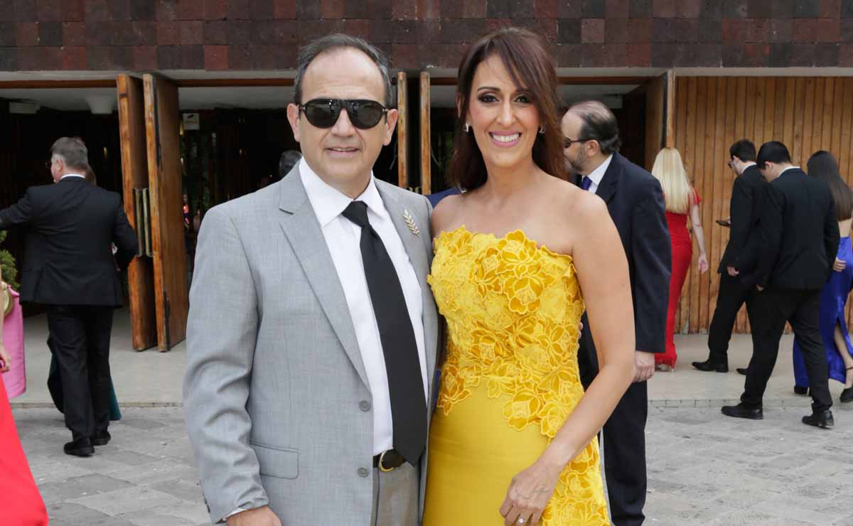 Papás del novio. Eduardo Arrambide y Mayra Martínez de Arrambide / Fotos: Omar Valdez