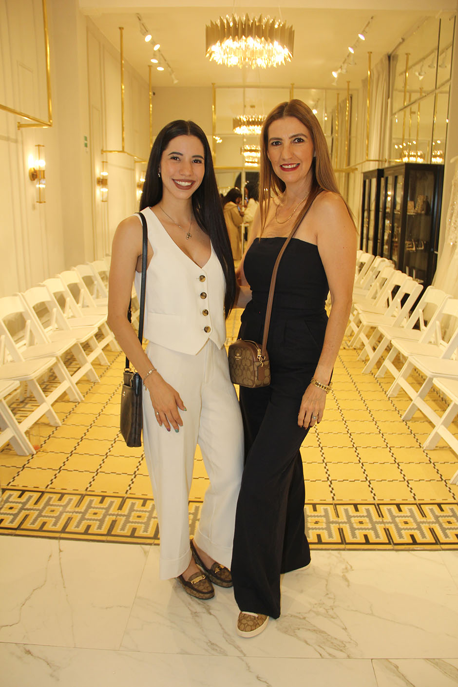 Paulina Gutiérrez y Dora Luz Loya