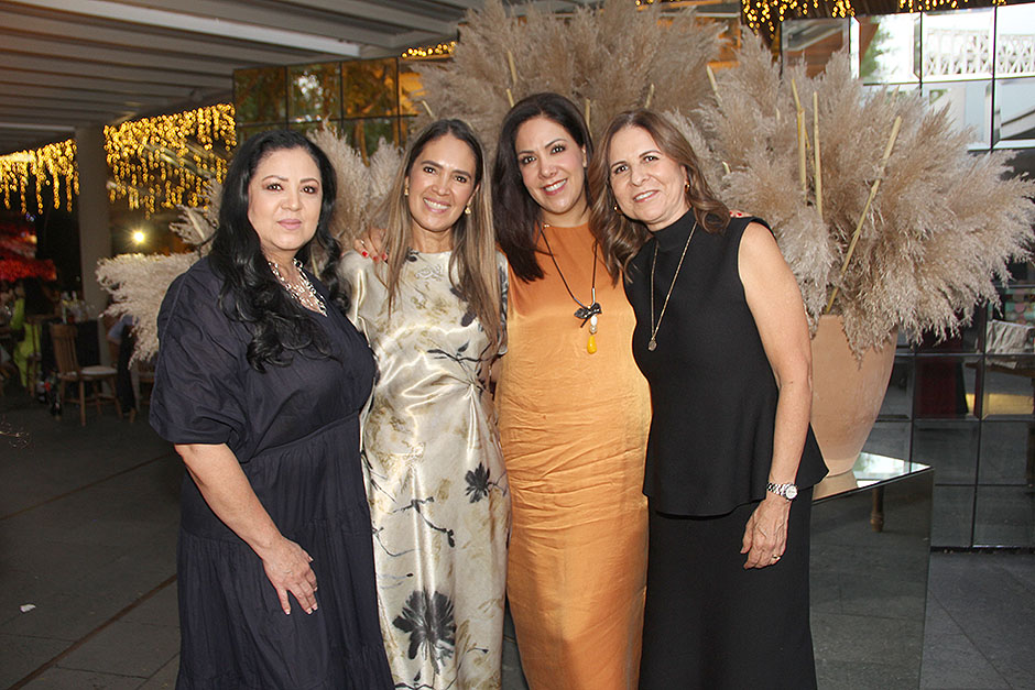 Pera, Gaby Solís, Cecy Preciado y María Elena Canales