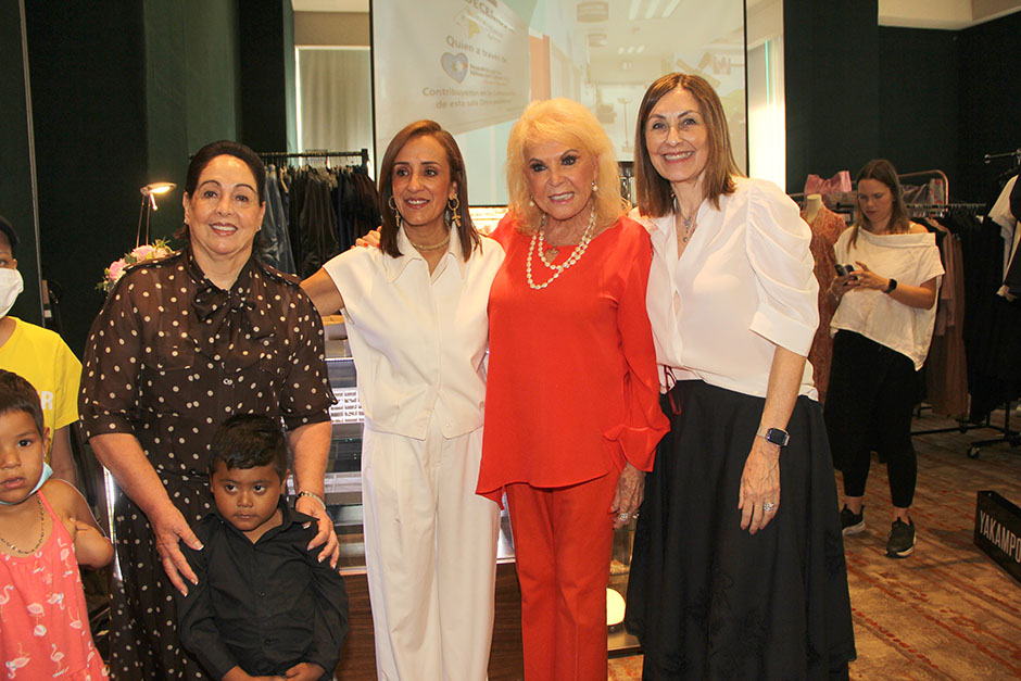 01 Rocío Rodríguez de Cordero, Maye Villa de Lemus, Guera Salas y Mercedes Esperalba