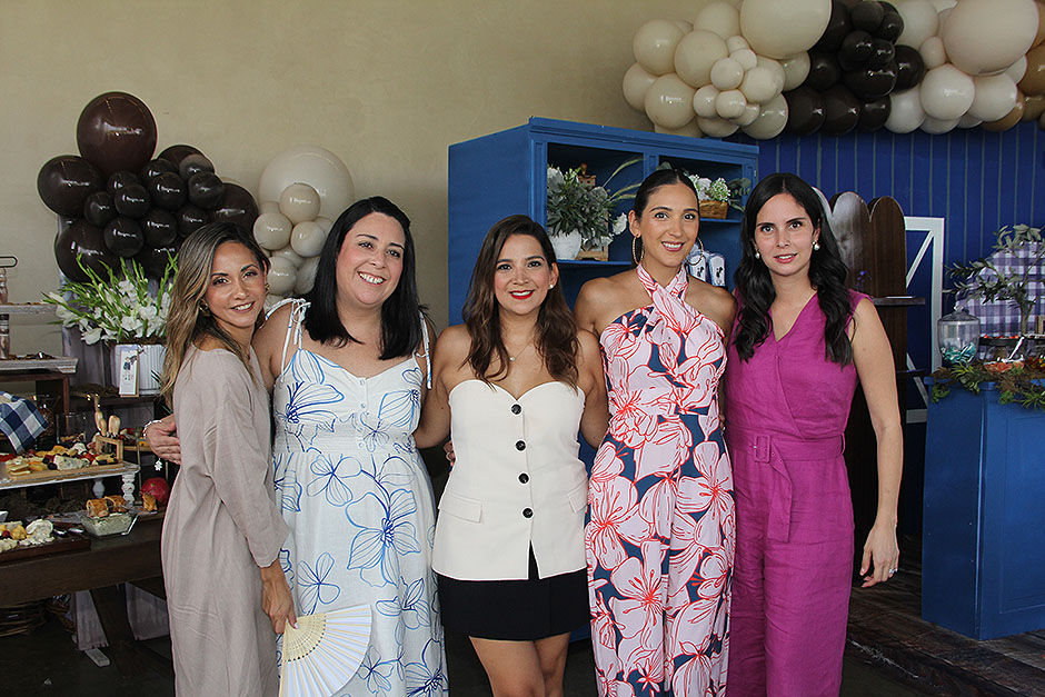 Sofy Romero, Valerie Pérez, Christian Martínez, Anny Vázquez y Rosy Méndez