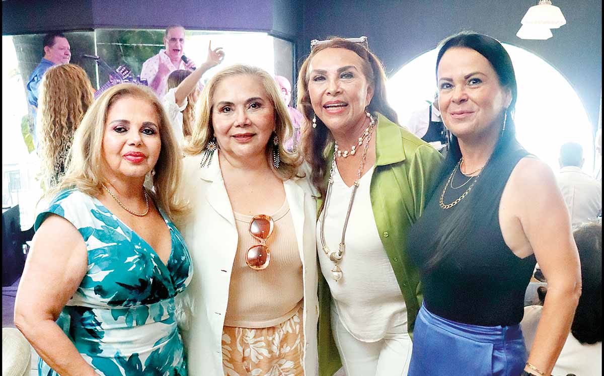 ELVIA MÉNDEZ, PATY OTTINO, GABY GÓMEZ Y MARICELA DE LARRAGA llegaron puntuales al Bar 1915