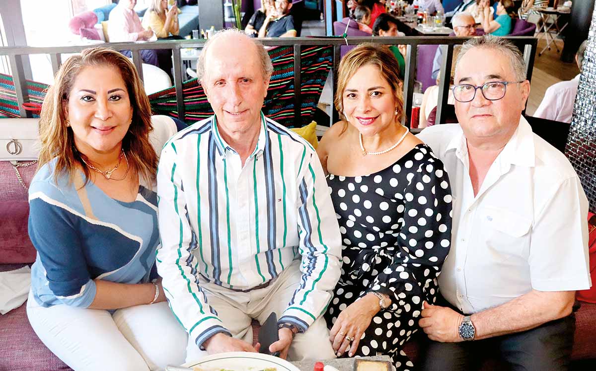 MINA DE OCHOA, CARLOS OCHOA, MARICARMEN DE GUTIÉRREZ Y GUILLERMO GUTIÉRREZ llegaron con sus mejores outfits al festejo
