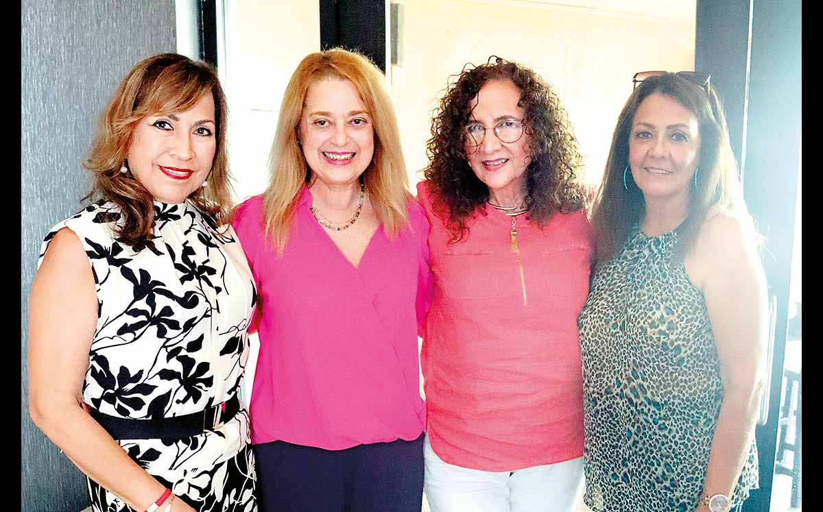 PATY CARILLO, SANDRA PERALTA, ANA MENDEZ Y SILVIA RANGEL nos regalaron sus mejores sonrisas en el festejo
