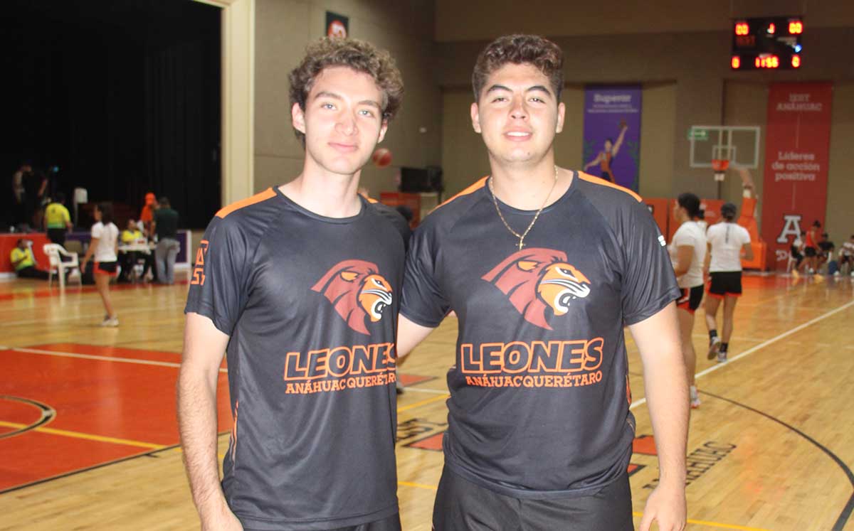 DAVID ROJAS y DANIEL ALVARADO llegaron puntuales a la inauguración de la semana de los leones