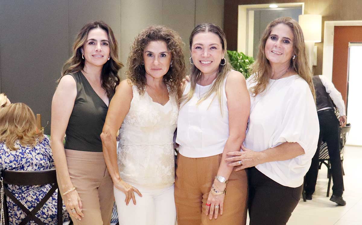 Asistencia felices de convivir en el Centro Deportivo Español