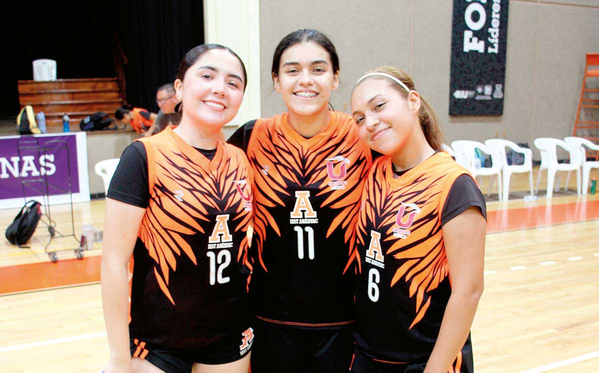 KATIA GONZÁLEZ, KARIME RODRÍGUEZ Y XIMENA REYES nos regalaron sus mejores sonrisas durante la inauguración de la semana de los leones