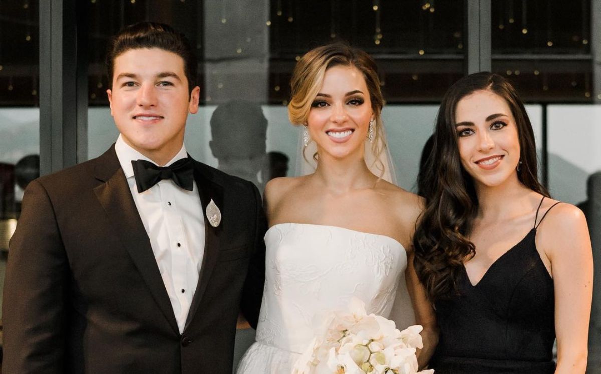 Caty García acompañando a Mariana Rodriguez y Samuel cuando se casaron (Instagram)
