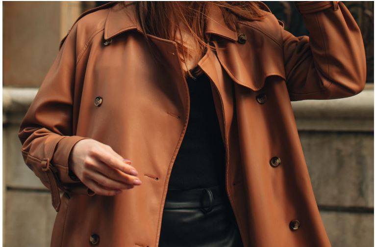 consejos esenciales para crear un outfit de invierno mujer con estilo. iStock