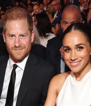 Meghan Markle hace nueva aparición sin Harry ni anillo (Foto: Getty)
