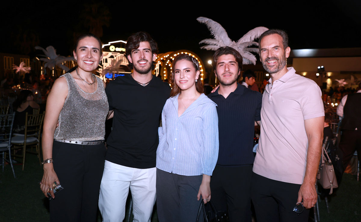 Gabriela, Benjamín, Carlota, Nicolás y Benjamín