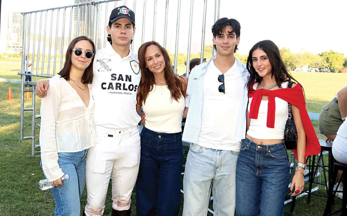Ivanna Ayala, Librado Ayala, Berta de la Fuente, Gonzalo Ayala y Balbina Villarreal