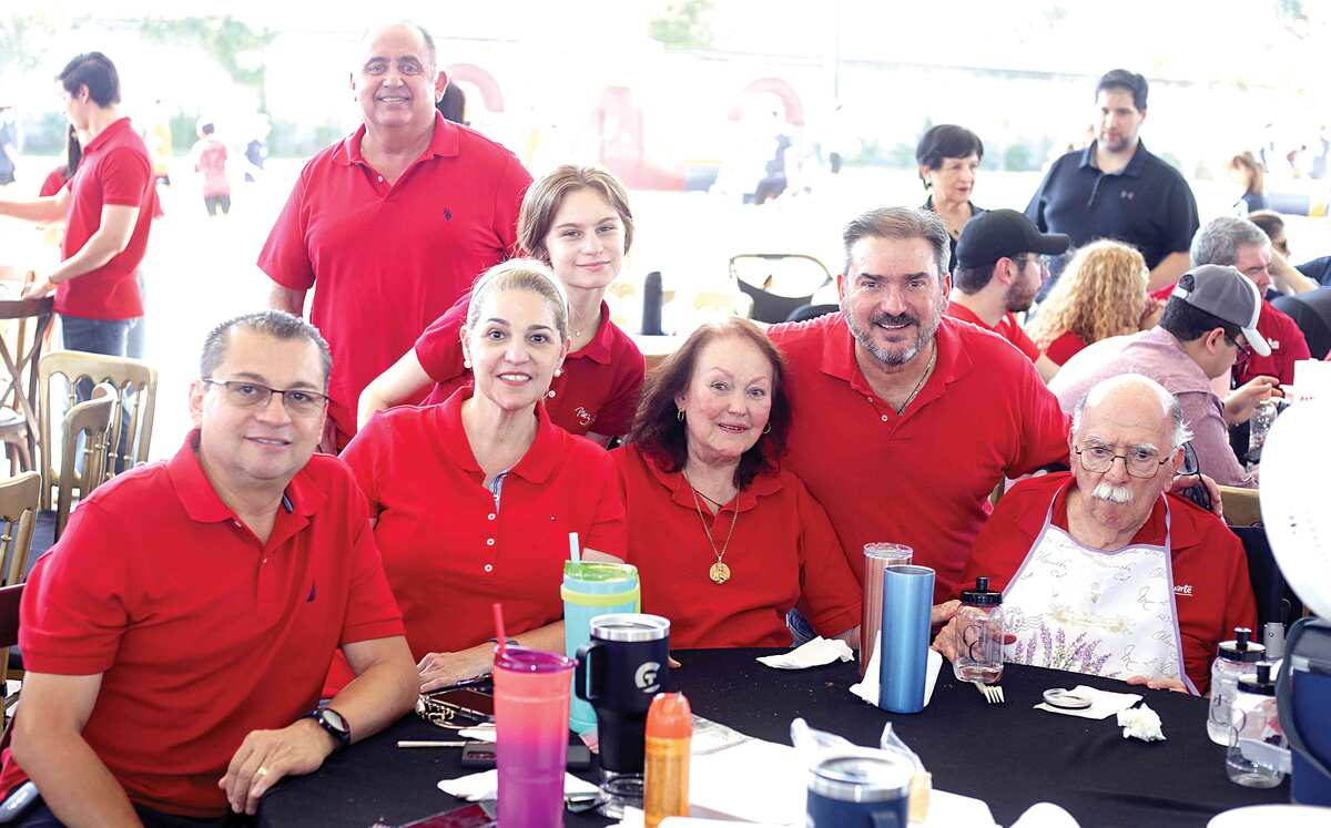 Jesús Cuéllar, Carla Páez, Ramiro Páez, Alexandra Cuéllar, Blanca de Páez, Eduardo Páez y Alfonso Páez