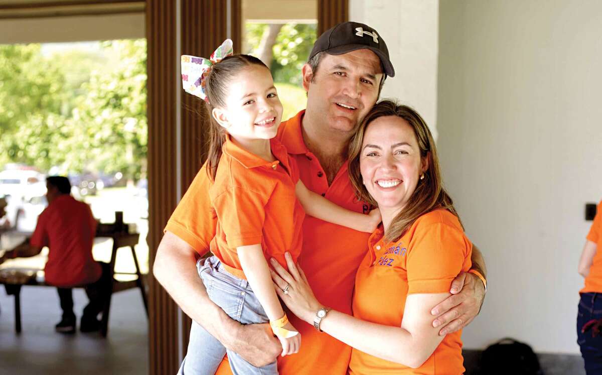 Luis Guzmán, Annette Wiliamson y Ana Isabel Guzmán