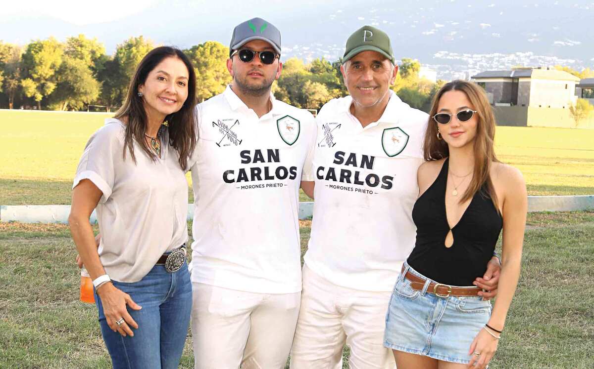 Marcela Moreno de Sada, Rogelio Sada, Rogelio Sada y Sofía Sada