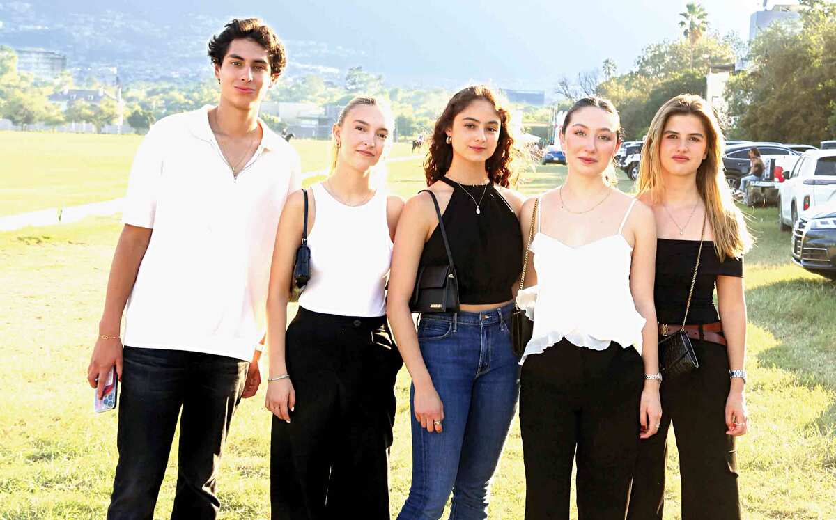 Ramiro Aroyo, Eva Flogio, Ivana Aguayo, Valeria Ruiz y Wardy Díaz