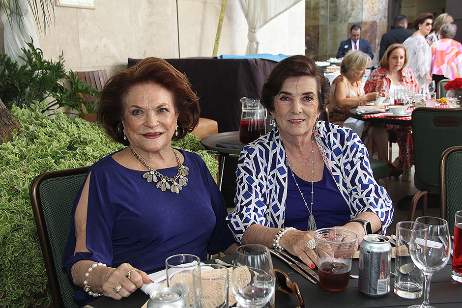 05 Luz Helena Rubio y Carmen García Rulfo.