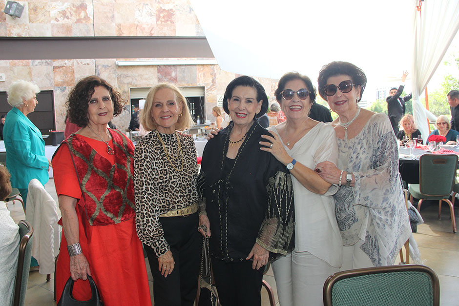 Martha Urrea, Blanca Labastida, Graciela Urrea, María Laura Gómez  y María Emilia Urrea.