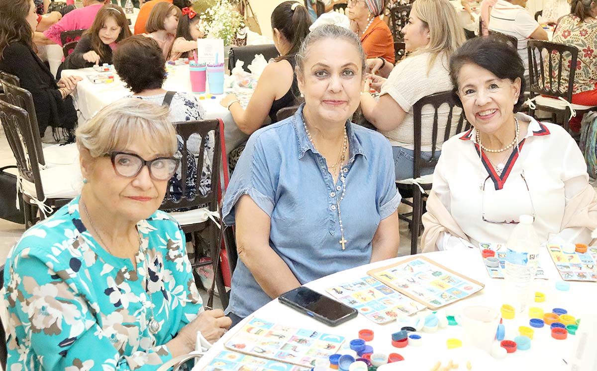 Asistencia estuvieron emocionadas durante la lotería
