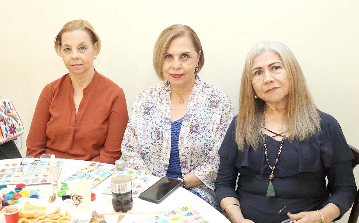 Asistencia llegaron puntuales a la lotería en el salón Rosimar