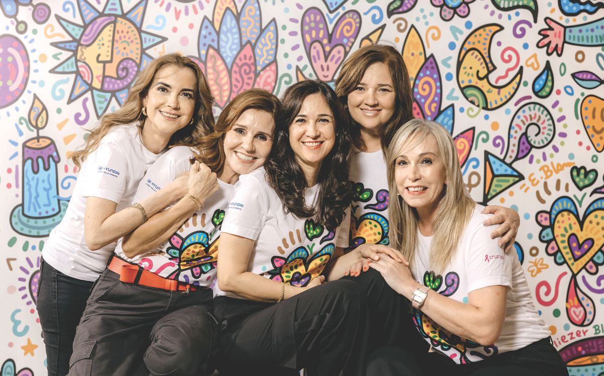Claudia Guerra de Camarillo, junto a sus amigas / Fotos: Before We Forget