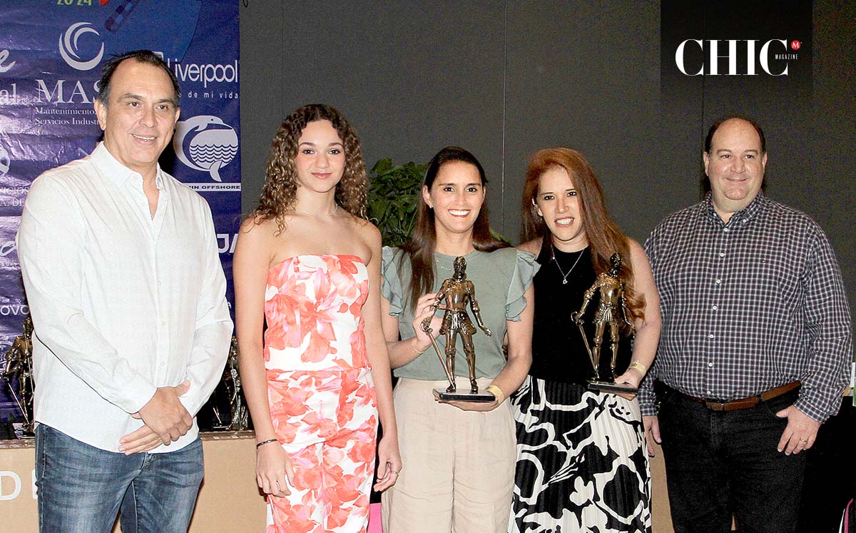 LALO SELVA, MARÍA ISABEL INGUANZO, LINDA HAGE, SAGRARIO ZAPIÉN Y FERNANDO MARTÍNEZ felices en el Torneo de Tenis Covadonga 2024