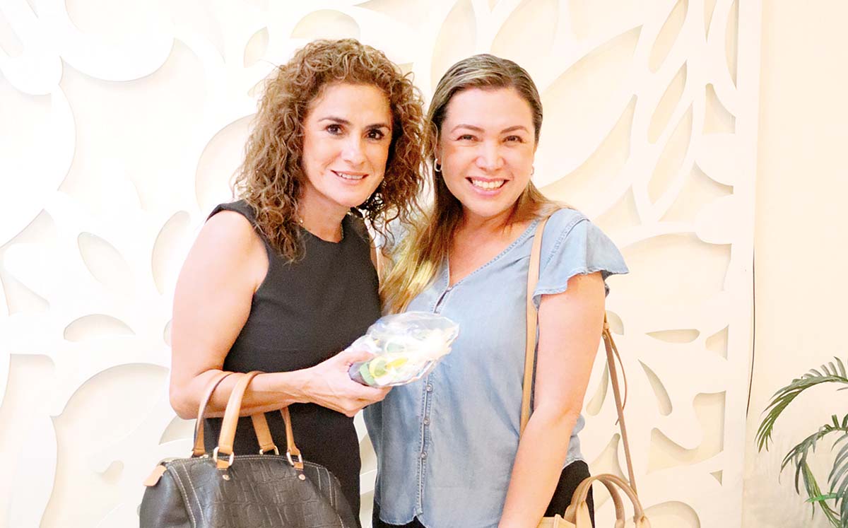 PATY CISNEROS Y CYNTIA DE LA FUENTE nos regalaron su mejor sonrisa en la lotería de la UFCM