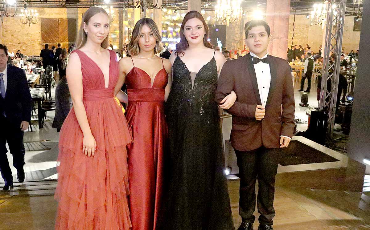 BOJANA JANJIC, MARTINA SIRNA, MICHELLE ZUÑIGA Y JUAN VELAZQUEZ fueron algunos de los estudiantes extranjeros invitados a los premios Salud Total 2024