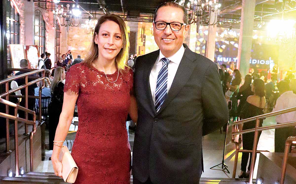 CLAUDIA JIMÉNEZ Y NÉSTOR CEBALLOS: "Qué bueno que tengan la atención de hacer un reconocimiento a las personas que se lo merecen"