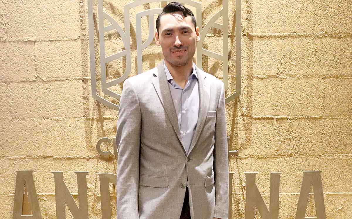 EDSON ROBLES disfrutó de la música de Gente Stelar