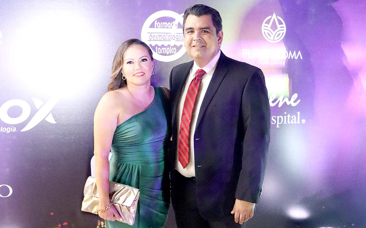 ERIKA SIGRIST Y ARTURO ROMERO nos regalaron sus mejores sonrisas