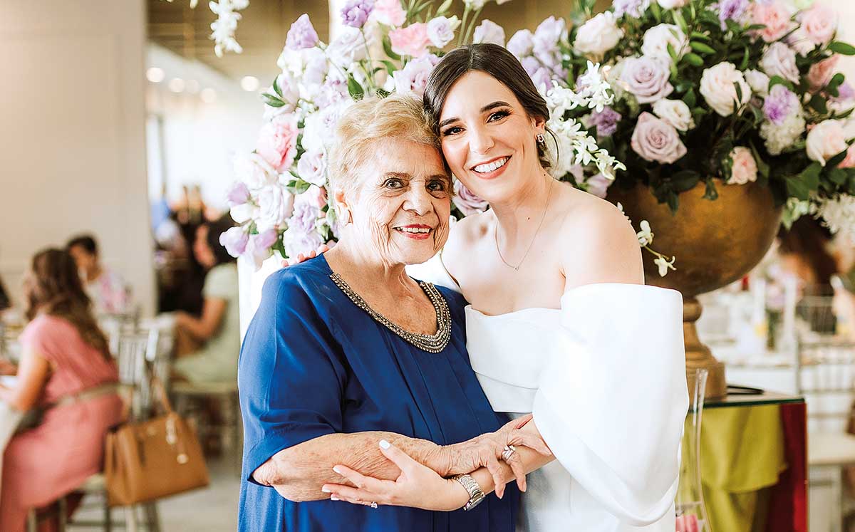 FRANCISCA HERRERA junto a ALEJANDRA ACUÑA